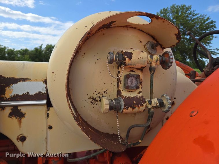 image for item EO0911 1960 Case 940 tractor