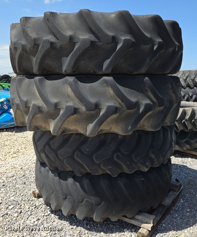 image for item EO0914 (4) Goodyear tires and wheels