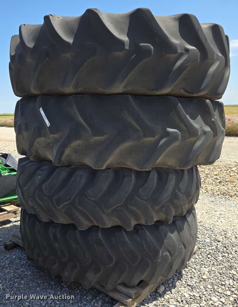 image for item EO0914 (4) Goodyear tires and wheels