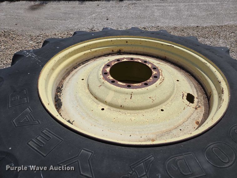 image for item EO0914 (4) Goodyear tires and wheels