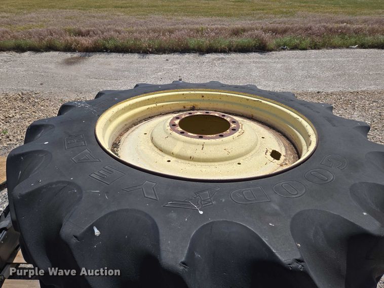 image for item EO0914 (4) Goodyear tires and wheels