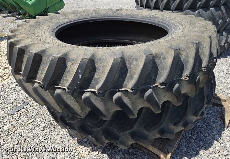 image for item EO0915 (2) Firestone 480/80R42 tires