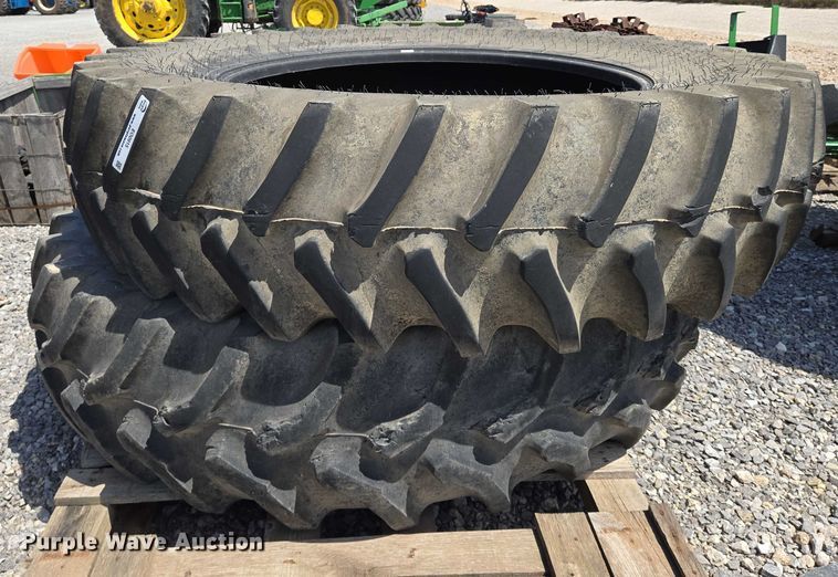 image for item EO0915 (2) Firestone 480/80R42 tires