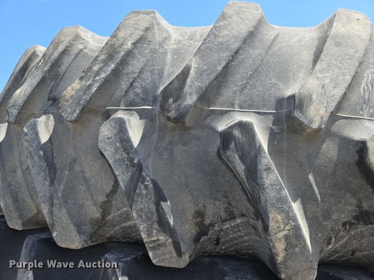 image for item EO0916 (4) Firestone 480/80R50 tires