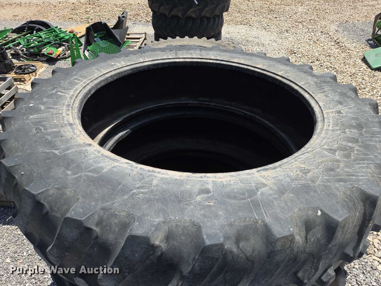 image for item EO0916 (4) Firestone 480/80R50 tires