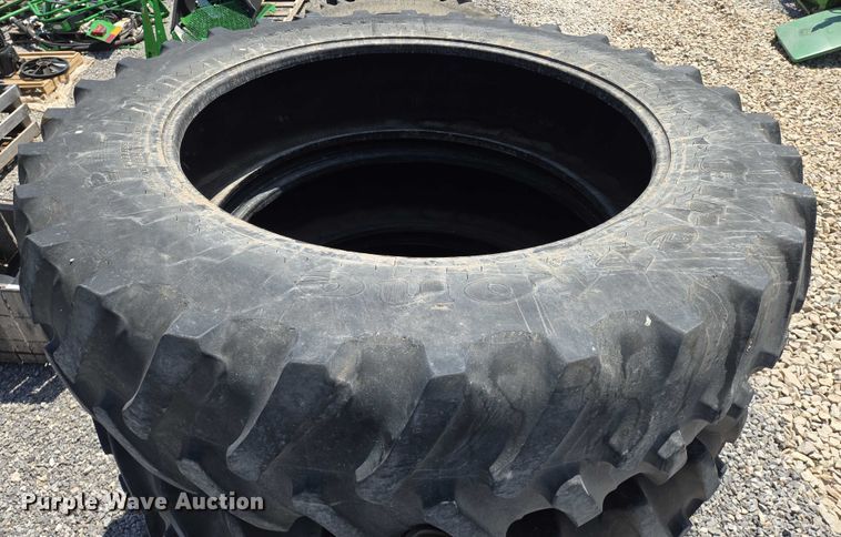 image for item EO0916 (4) Firestone 480/80R50 tires