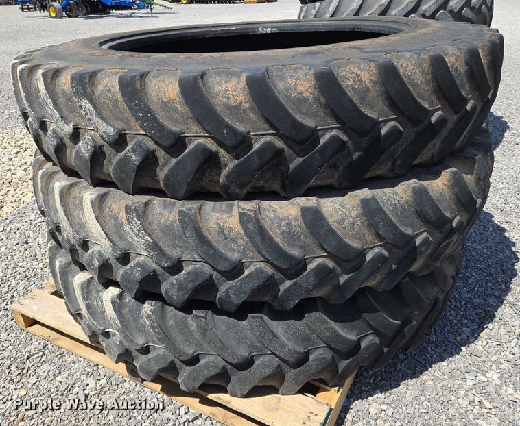 image for item EO0917 (3) Firestone 380/105R50 tires