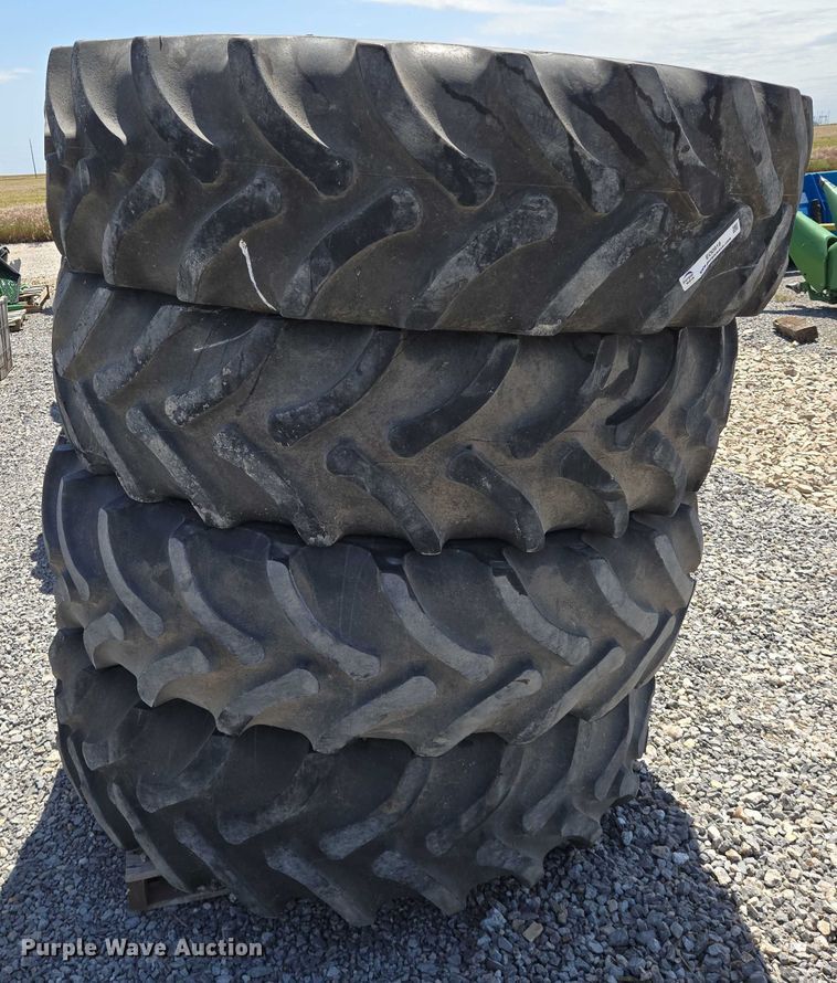 image for item EO0918 (4) Firestone 420/85R34 tires