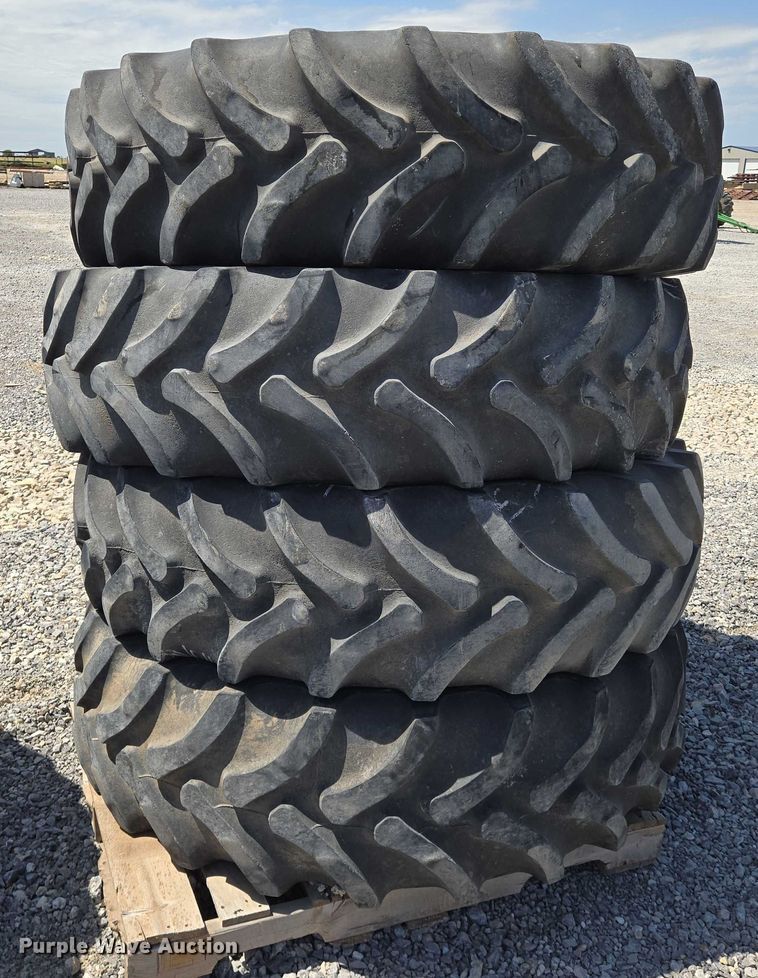 image for item EO0918 (4) Firestone 420/85R34 tires