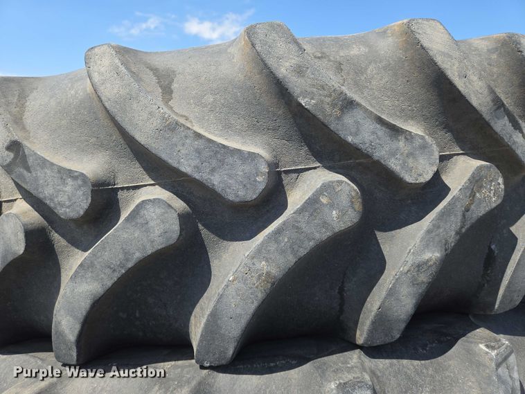 image for item EO0918 (4) Firestone 420/85R34 tires