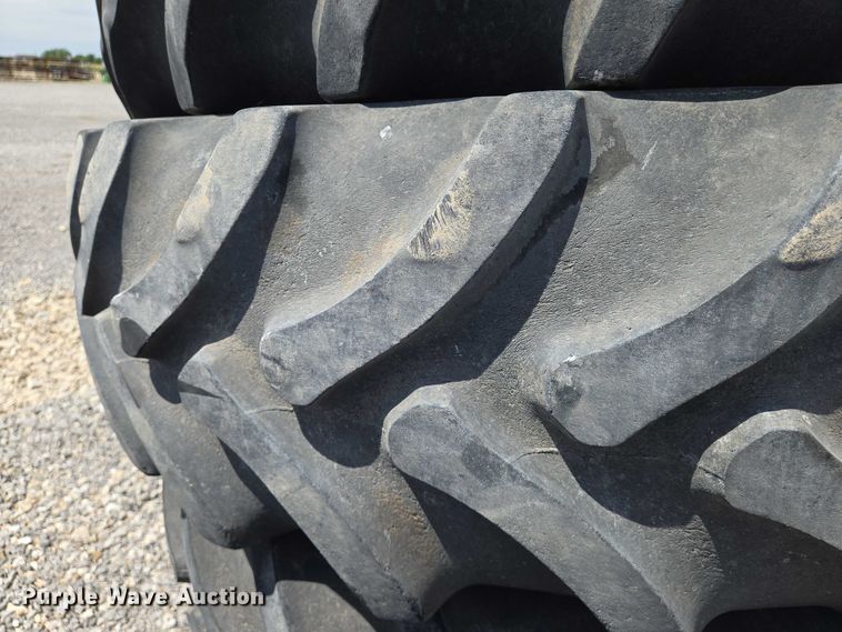 image for item EO0918 (4) Firestone 420/85R34 tires