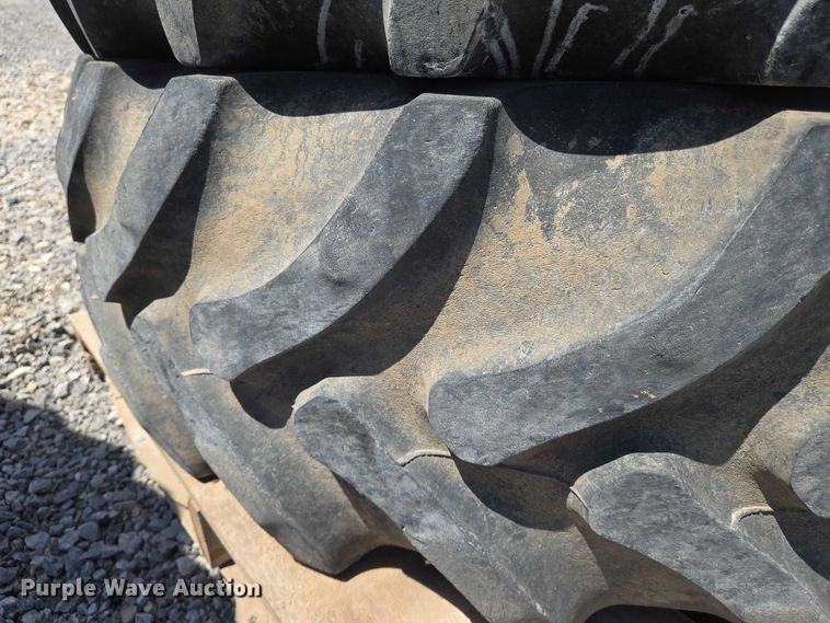 image for item EO0918 (4) Firestone 420/85R34 tires