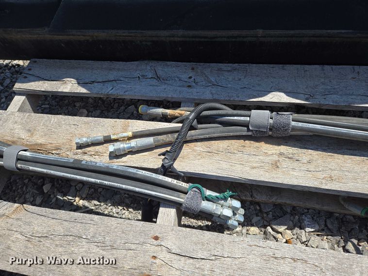 image for item EO0922 Header adapter