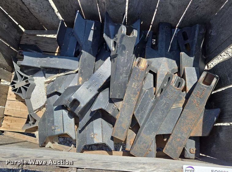 image for item EO0928 Approximately 18 chisel shanks