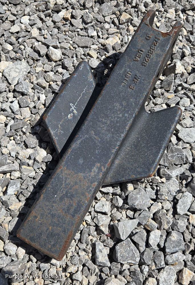 image for item EO0928 Approximately 18 chisel shanks