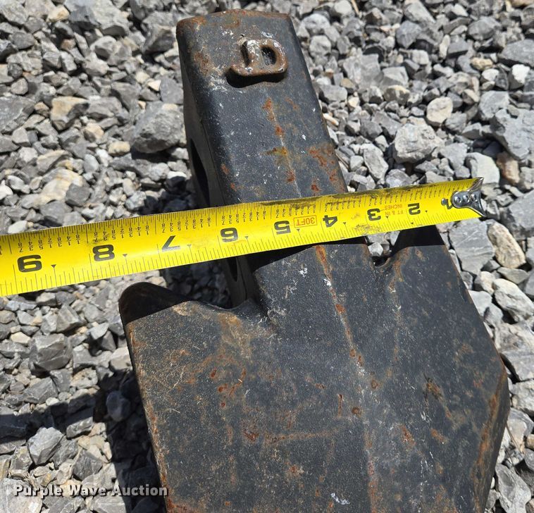 image for item EO0928 Approximately 18 chisel shanks