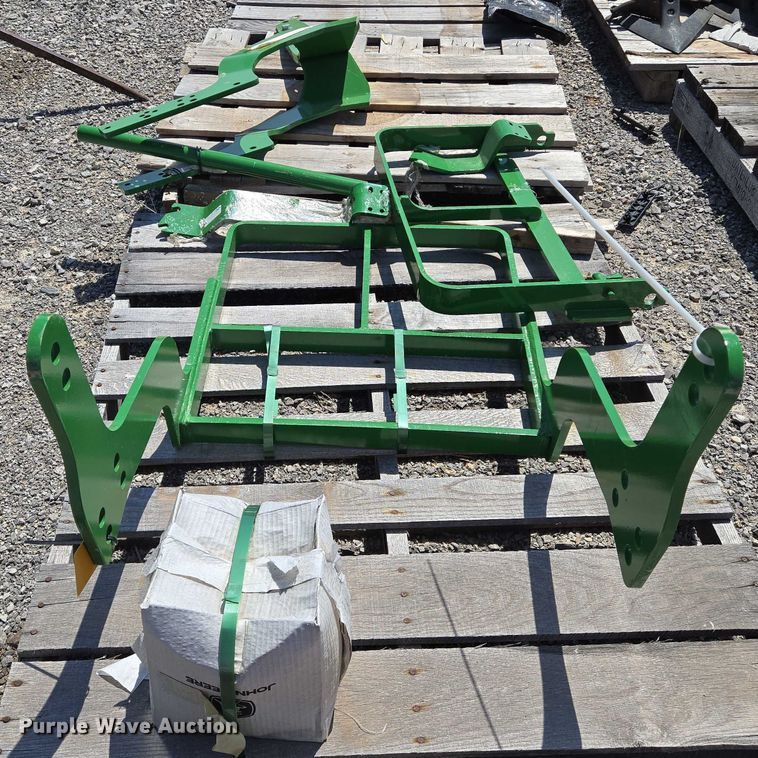 image for item EO0929 John Deere hood guard