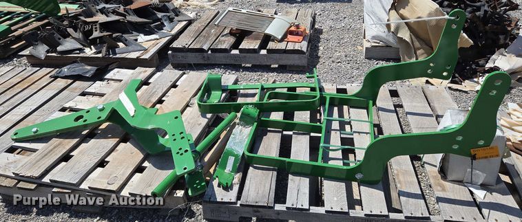 image for item EO0929 John Deere hood guard