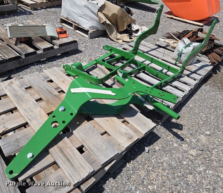 image for item EO0929 John Deere hood guard