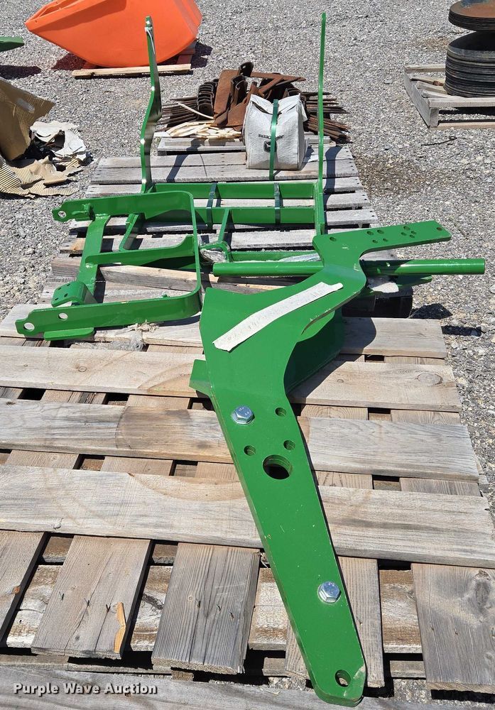 image for item EO0929 John Deere hood guard