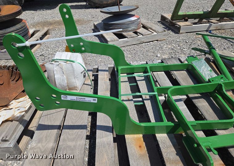 image for item EO0929 John Deere hood guard