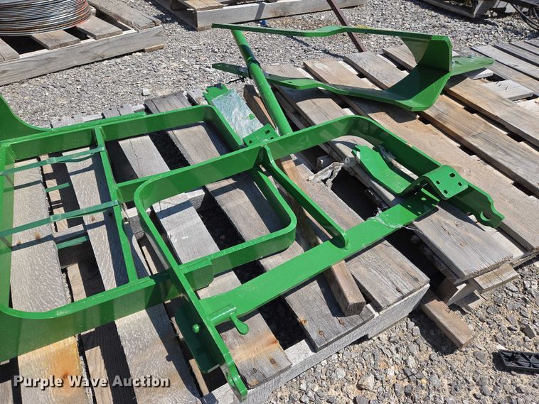 image for item EO0929 John Deere hood guard