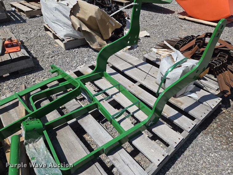 image for item EO0929 John Deere hood guard