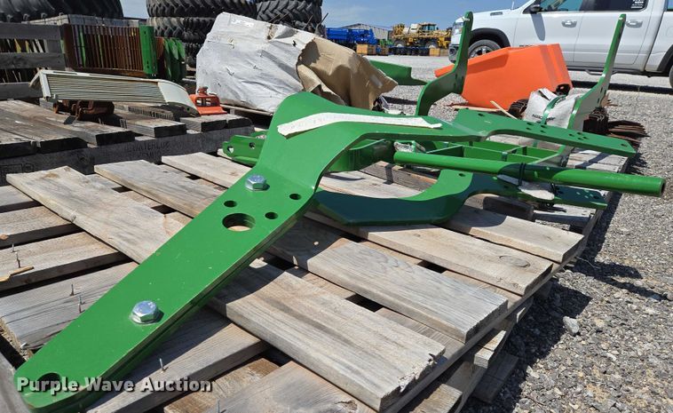 image for item EO0929 John Deere hood guard