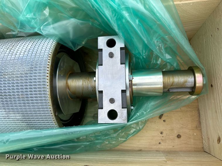 image for item EQ4858 Claas kernel processor roller