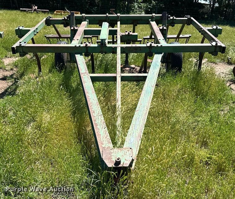 image for item EQ4870 John Deere chisel