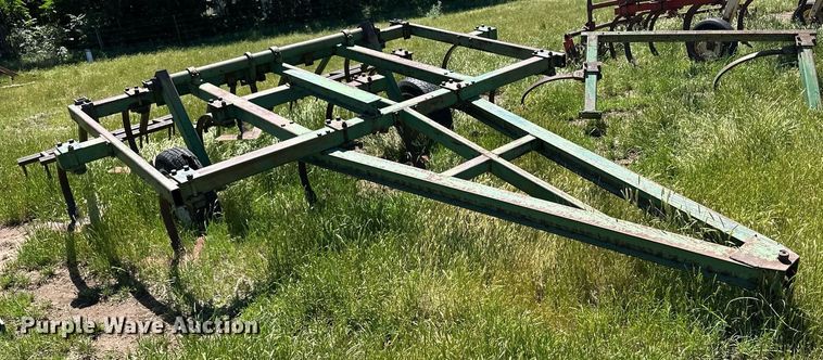 image for item EQ4870 John Deere chisel