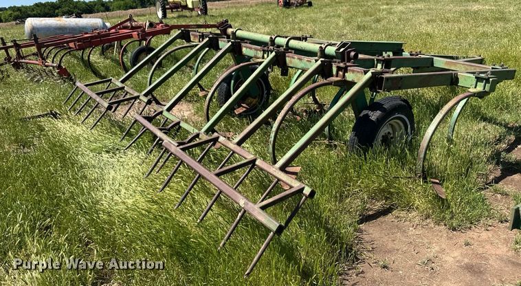 image for item EQ4870 John Deere chisel