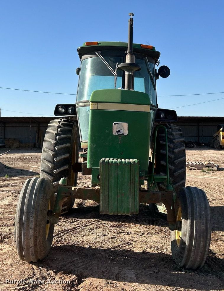 image for item EX9255 1978 John Deere 4240 tractor