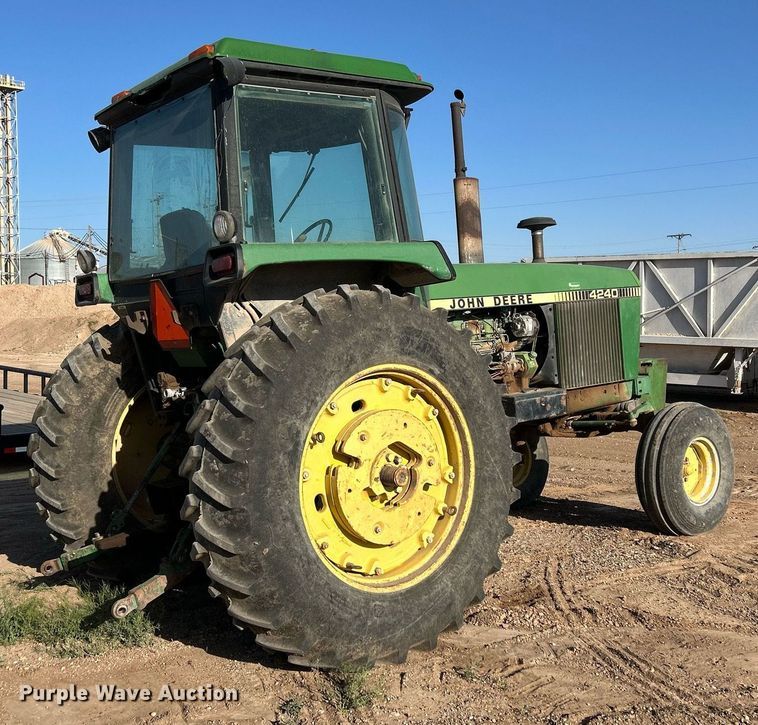 image for item EX9255 1978 John Deere 4240 tractor