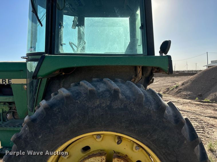 image for item EX9255 1978 John Deere 4240 tractor