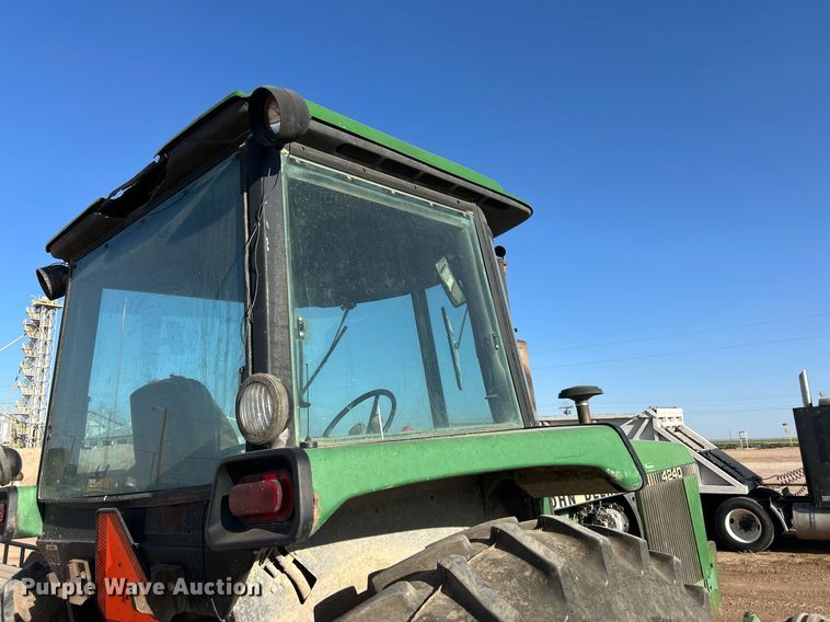 image for item EX9255 1978 John Deere 4240 tractor