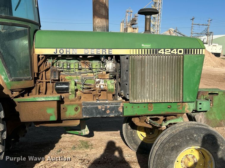 image for item EX9255 1978 John Deere 4240 tractor