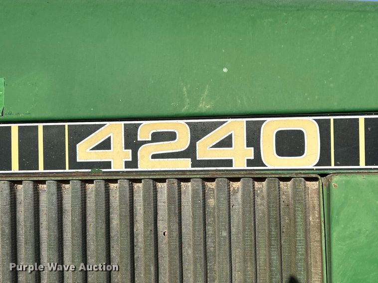 image for item EX9255 1978 John Deere 4240 tractor