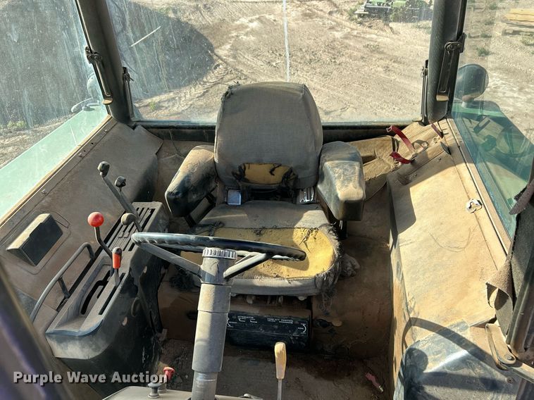 image for item EX9255 1978 John Deere 4240 tractor