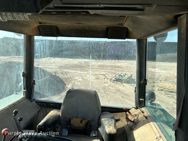 image for item EX9255 1978 John Deere 4240 tractor