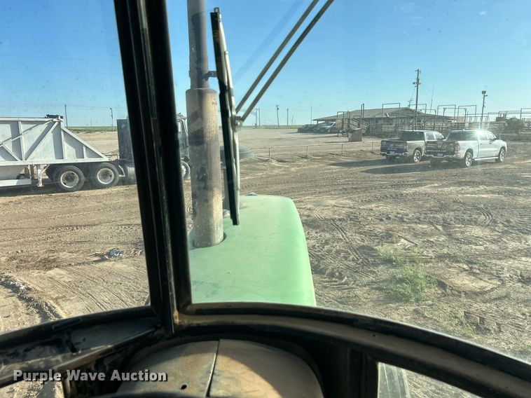 image for item EX9255 1978 John Deere 4240 tractor