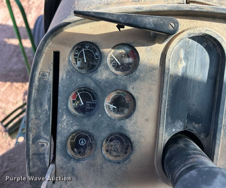 image for item EX9255 1978 John Deere 4240 tractor