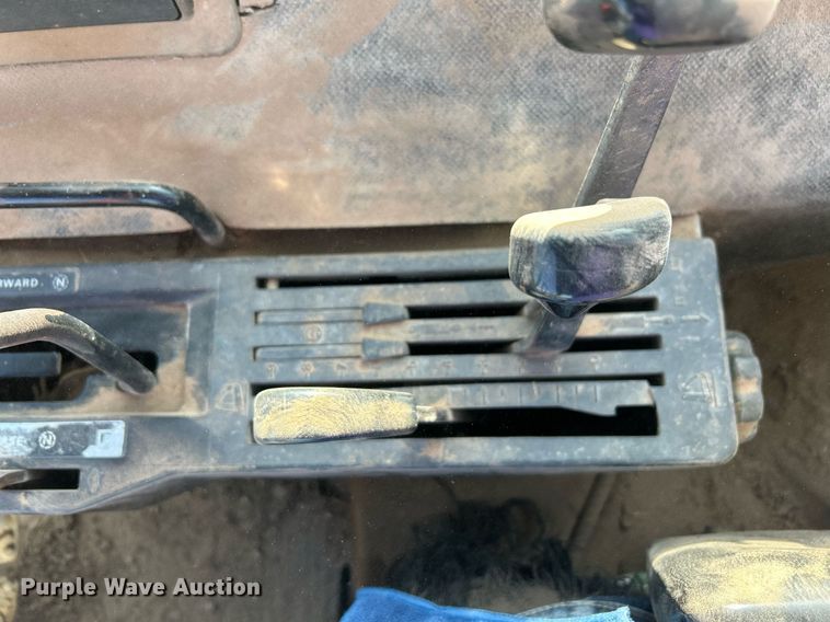 image for item EX9255 1978 John Deere 4240 tractor