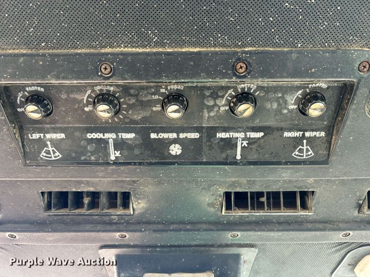 image for item EX9255 1978 John Deere 4240 tractor