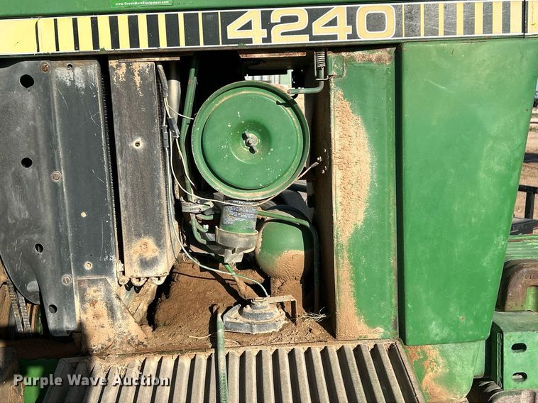 image for item EX9255 1978 John Deere 4240 tractor