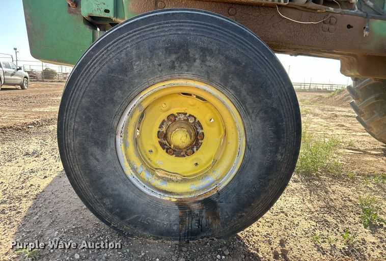 image for item EX9255 1978 John Deere 4240 tractor