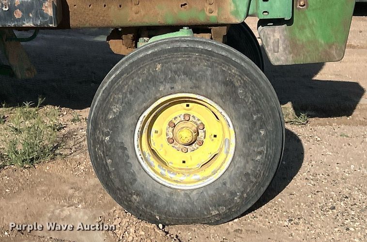 image for item EX9255 1978 John Deere 4240 tractor