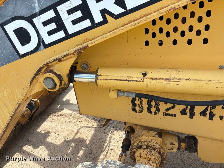 image for item ND9725 2006 John Deere 210LE landscape tractor