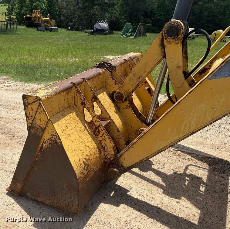 image for item ND9725 2006 John Deere 210LE landscape tractor