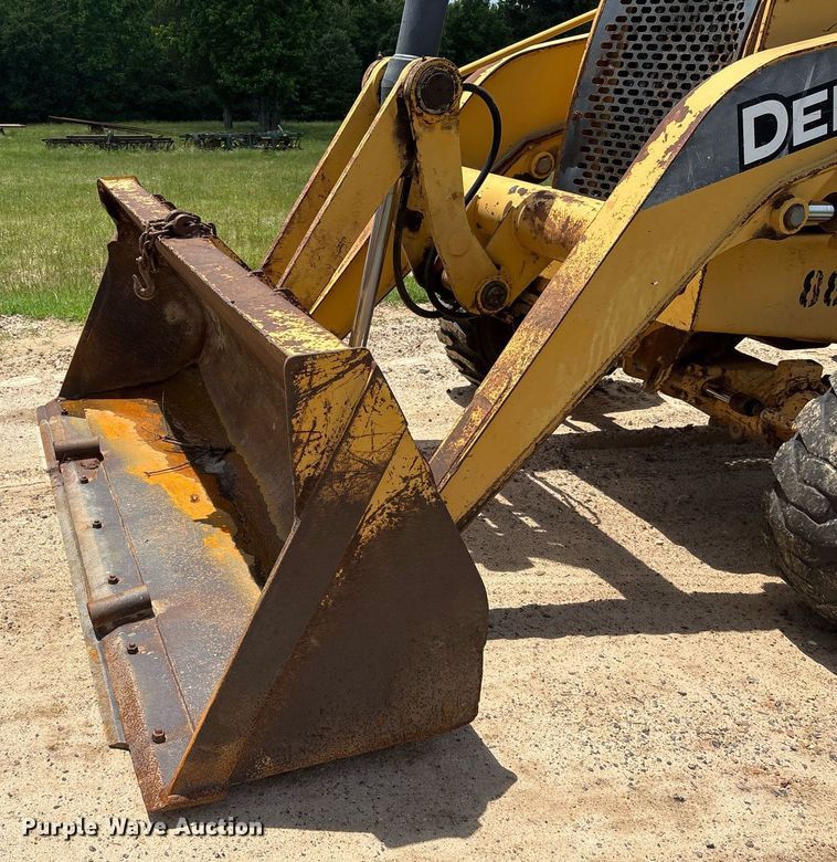 image for item ND9725 2006 John Deere 210LE landscape tractor